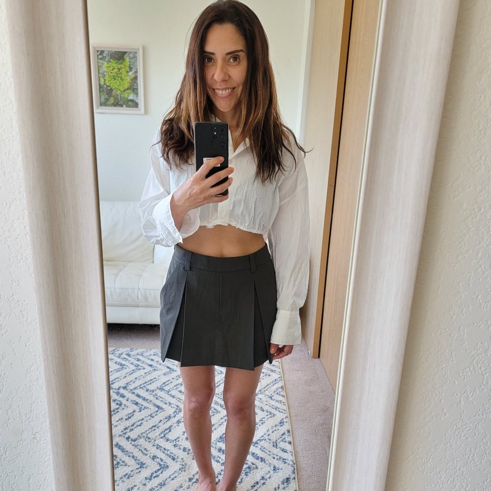 KHAKI ZARA PLEATED SKORT XS